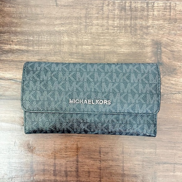 Michael Kors backpack with matching wallet - Picture 4 of 6